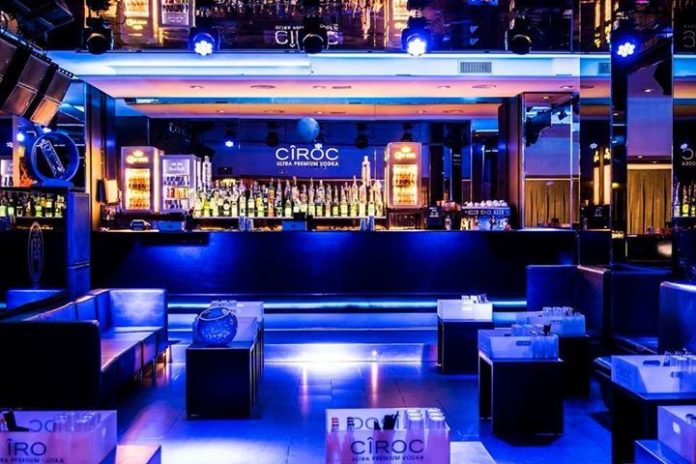 sabato-sera-aperitivo-serata-b38-club-milano-25678-696x464